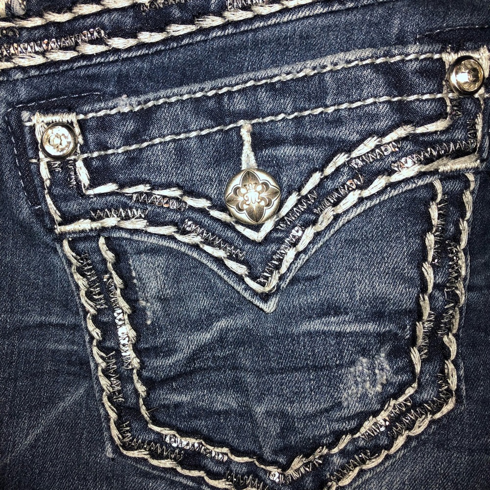 Buckle jeans
